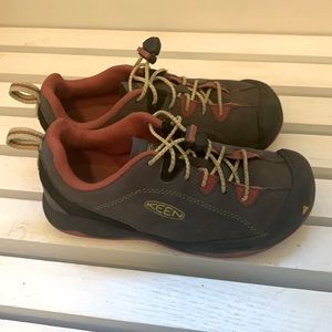 Keen waterproof shoes size 1.
